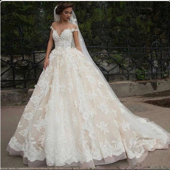 Dresses & Skirts - Breathtaking Lace Wedding Gown